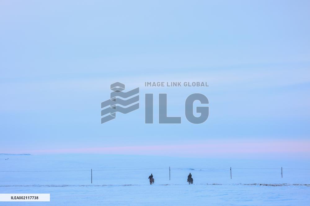 CHINA-INNER MONGOLIA-HULUN BUIR-HERDSMEN-HORSE RACING (CN)