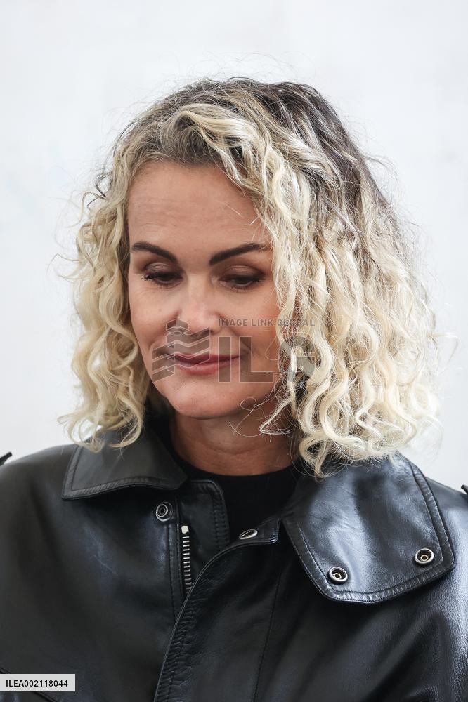 Laeticia Hallyday Unveil A Plaque In Tribute To Johnny Hallyday - Paris