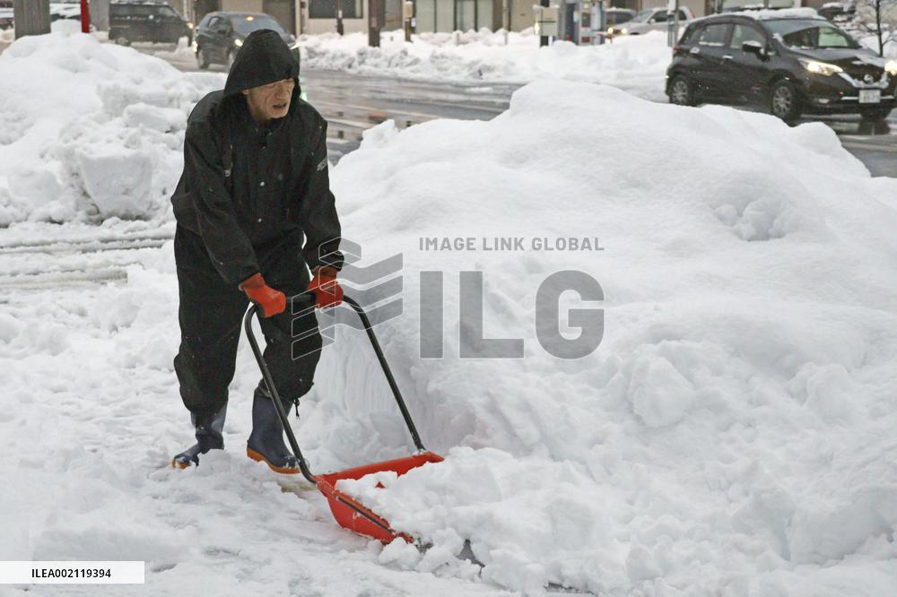 Heavy snow in central Japan
