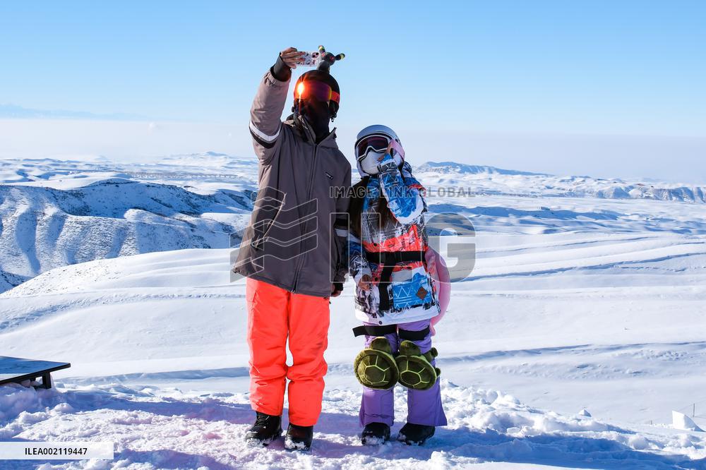 CHINA-XINJIANG-FUKANG-ICE-SNOW INDUSTRY(CN)