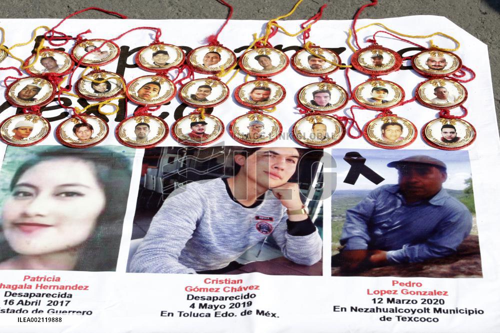 Families of Mexico’s disappeared Protest outside the National Palace