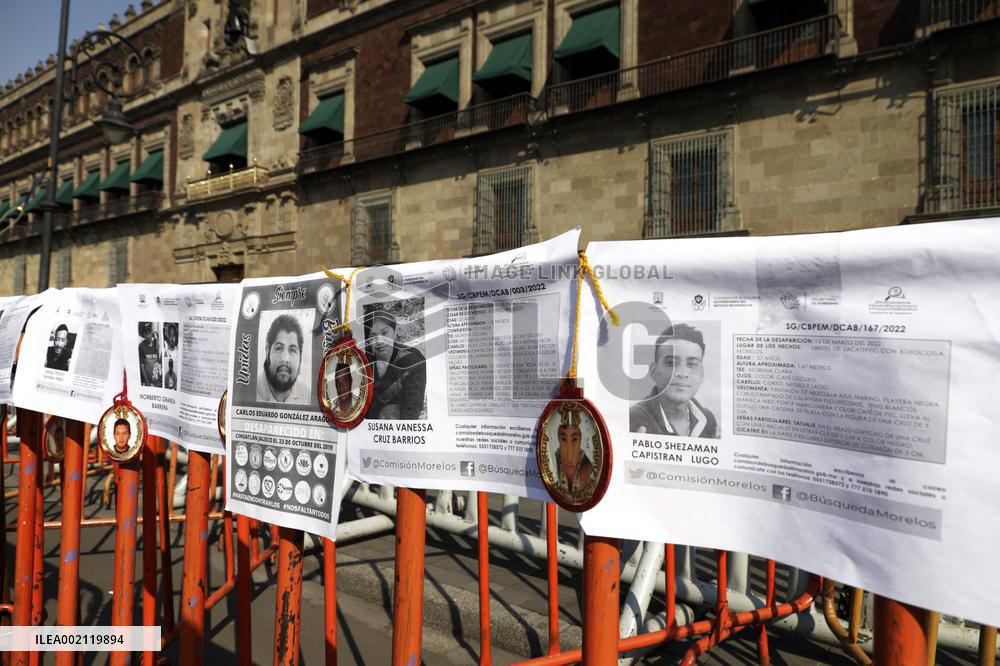 Families of Mexico’s disappeared Protest outside the National Palace