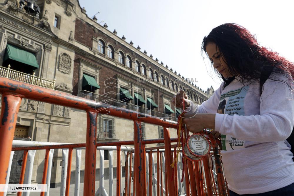 Families of Mexico’s disappeared Protest outside the National Palace