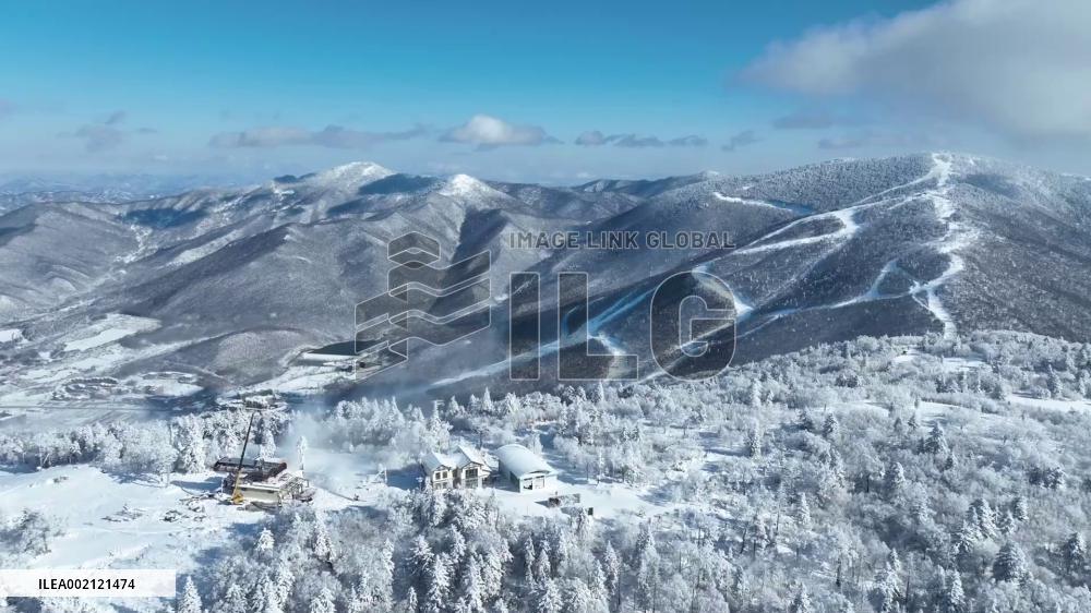 Ice, snow business heats winter economy in northeast China's Jilin