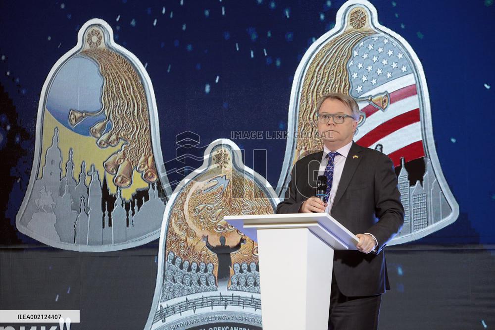 National Bank presents new set of commemorative coins