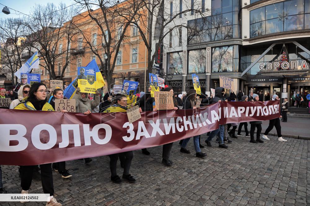Families of Ukrainian POWs protest in Odesa