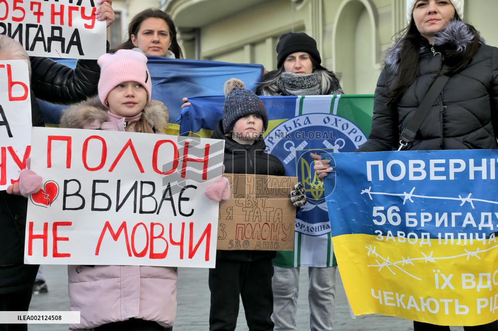 Families of Ukrainian POWs protest in Odesa