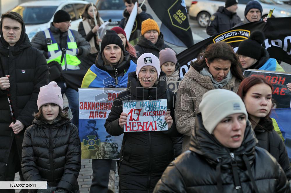 Families of Ukrainian POWs protest in Odesa