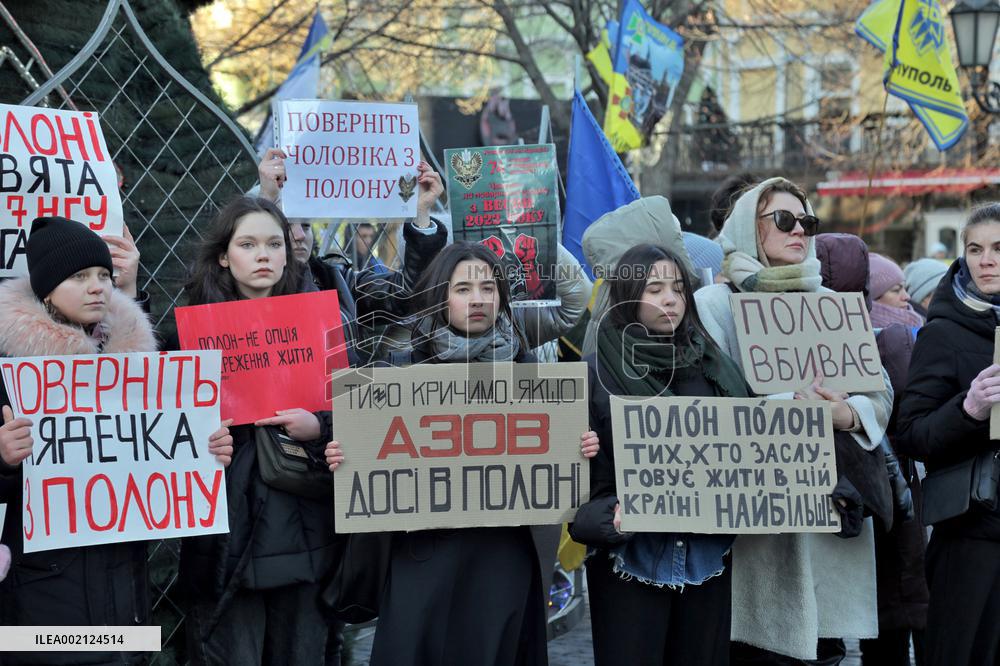 Families of Ukrainian POWs protest in Odesa