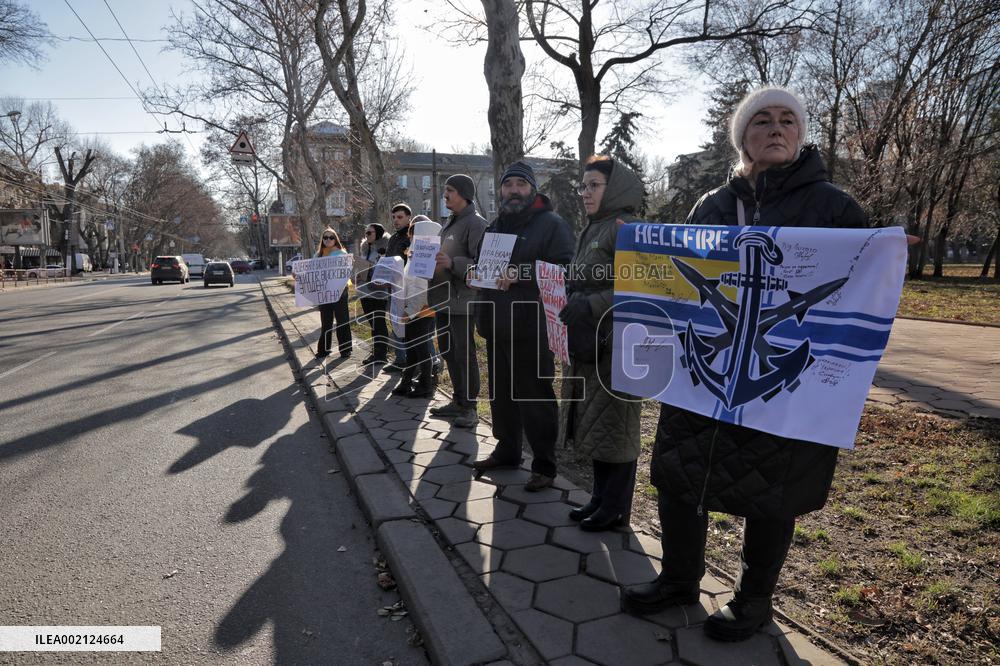 Odesa residents rally outside RMA