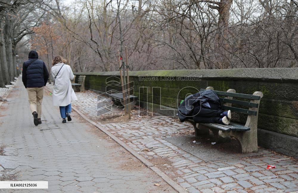 U.S.-NEW YORK-CHRISTMAS-LIFE PRESSURE