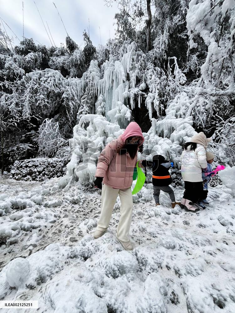 Snow Scenery in Chongqing