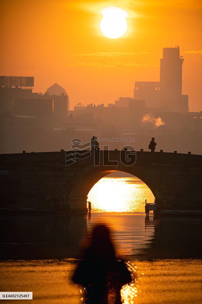 CHINA-ZHEJIANG-HANGZHOU-WEST LAKE-WINTER SCENERY (CN)