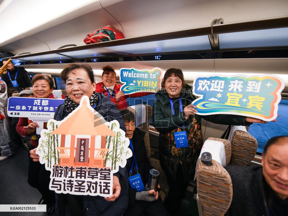 CHINA-SICHUAN-CHENGDU-ZIGONG-YIBIN HIGH-SPEED RAILWAY-OPERATION (CN)