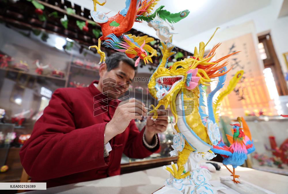 Non-heritage Dough Sculptures Welcome New Year
