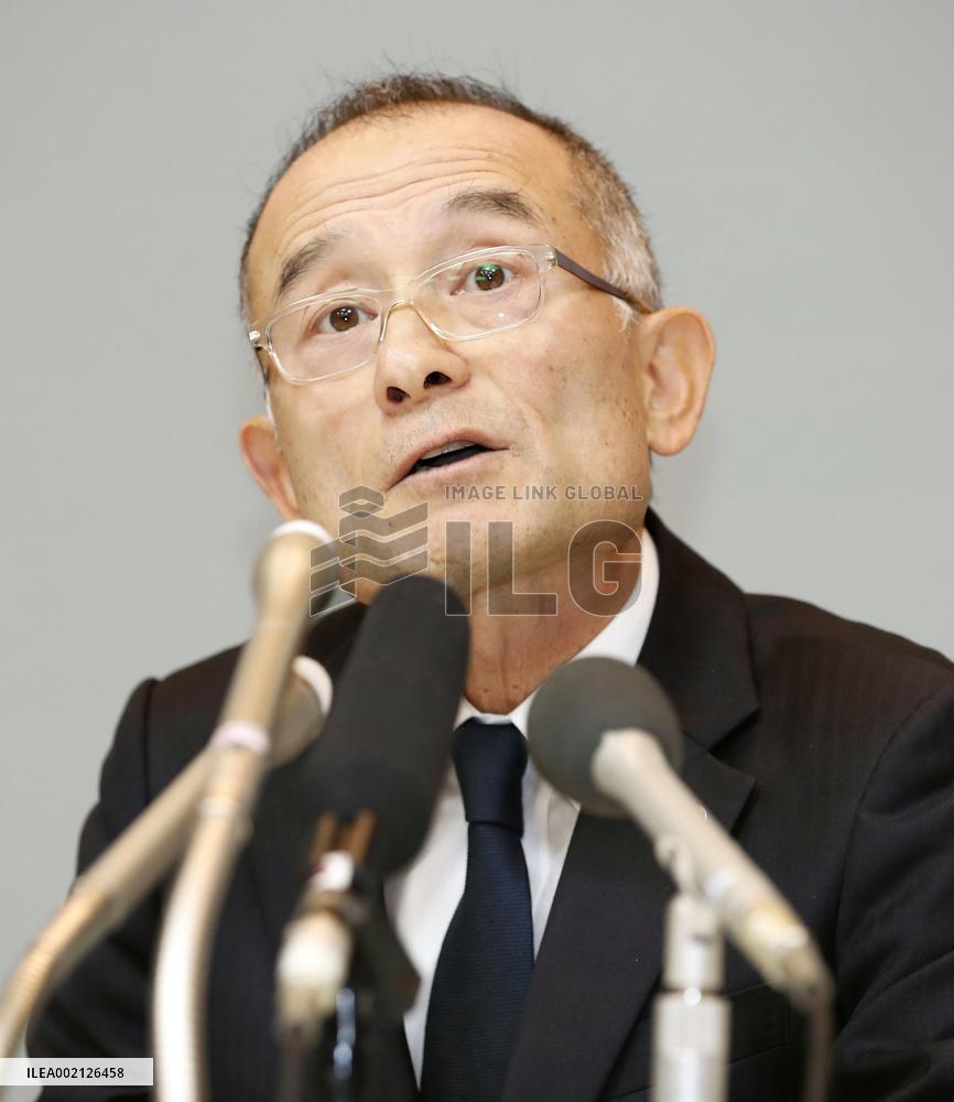 Takashimaya apologizes over Christmas cake chaos