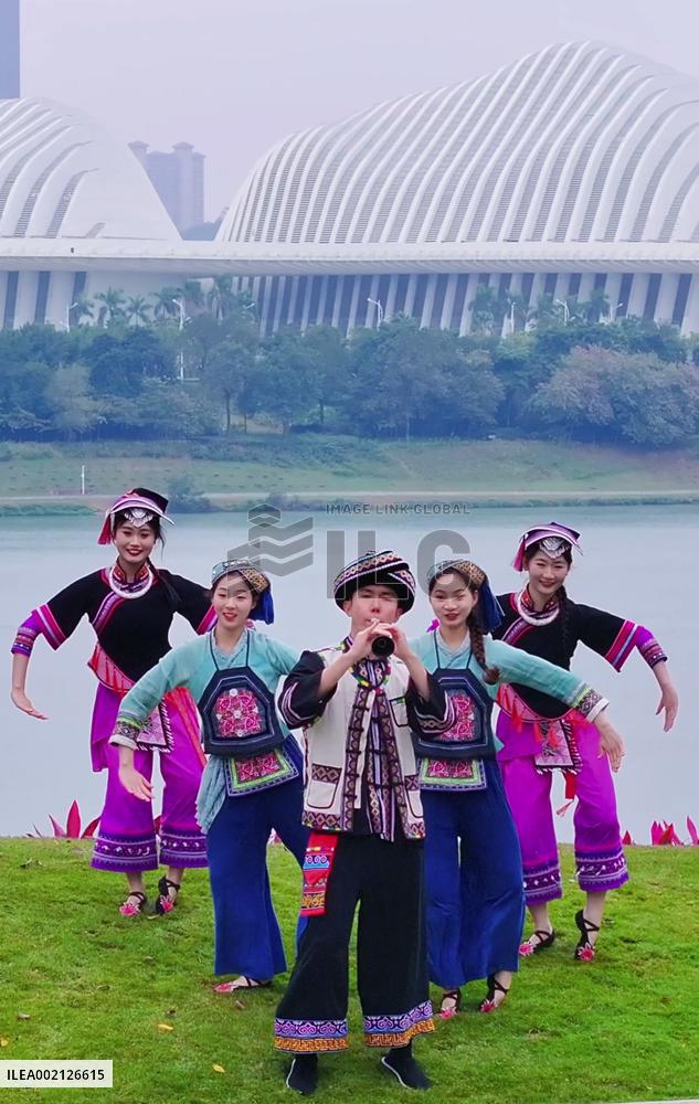 Xinhua Headlines: Viral dance challenge "Kemusan" brings joy, pride, debate to Chinese youngsters