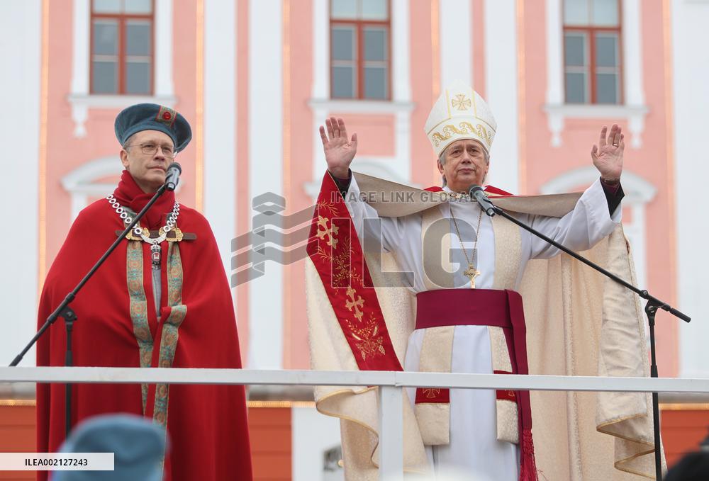 Declaring Christmas Peace