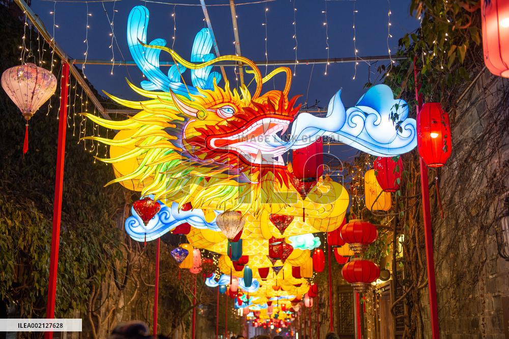 Tourists Enjoy Lanterns in Nanjing