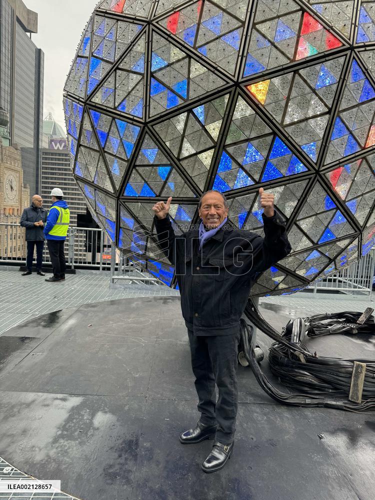 Paul Anka Attends New Year's Eve Ball Celebratory - NYC