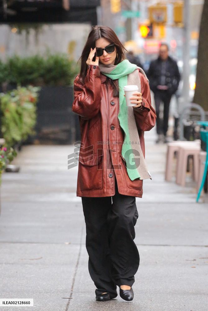 Emily Ratajkowski Looks Stylish - NYC