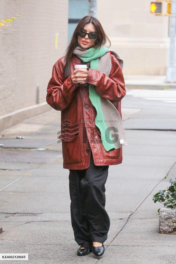 Emily Ratajkowski Looks Stylish - NYC