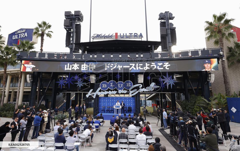 Baseball: Dodgers announce deal with Japan pitcher