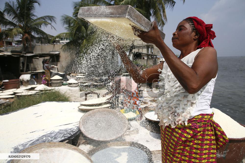 COTE D'IVOIRE-ABIDJAN-DAILY LIFE-ATTIEKE
