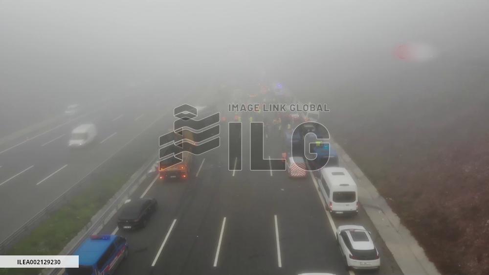 11 killed after multi-vehicle crash in Türkiye