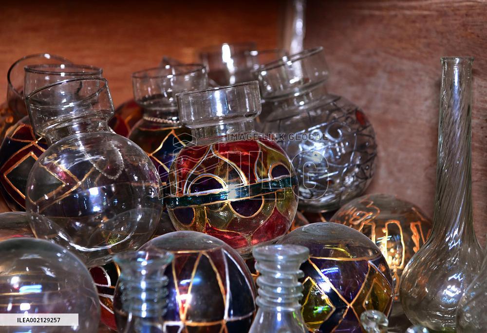 SYRIA-DAMASCUS-GLASSBLOWING