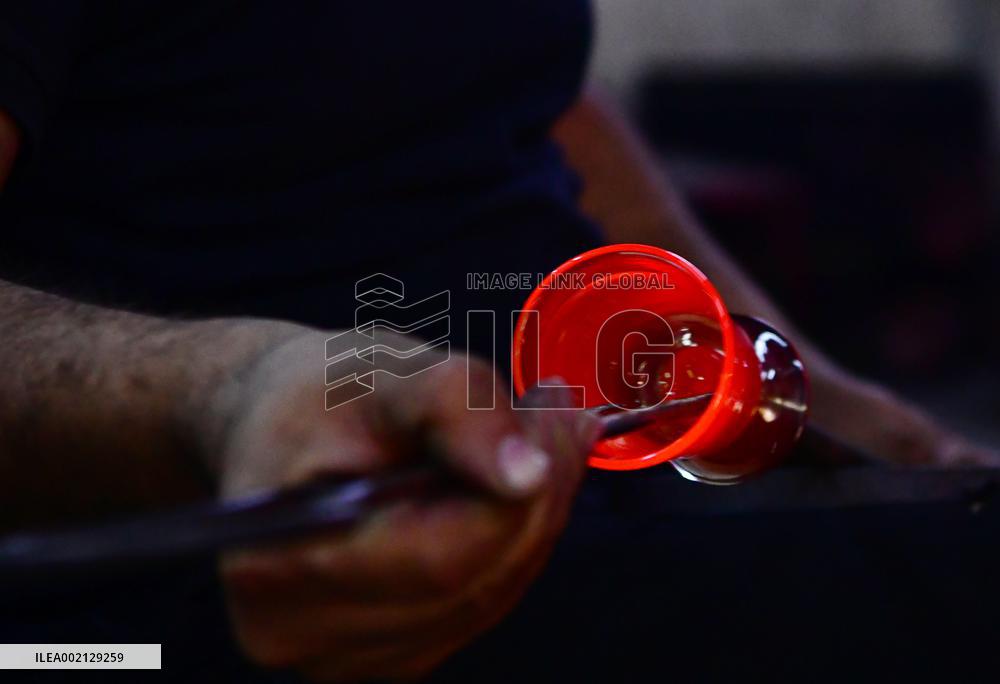 SYRIA-DAMASCUS-GLASSBLOWING