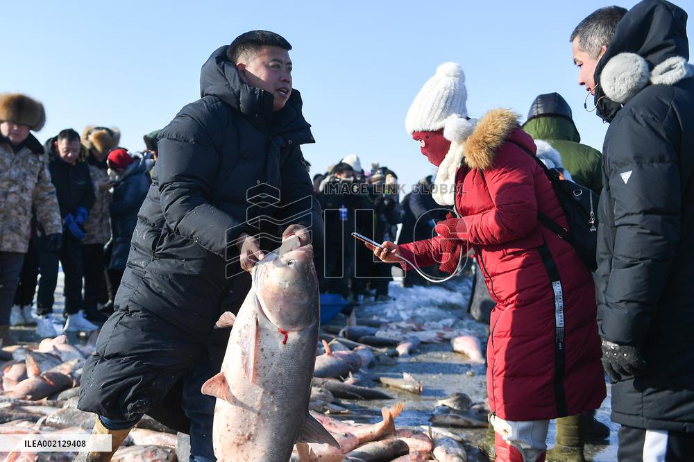 CHINA-JILIN-SONGYUAN-WINTER FISHING (CN)