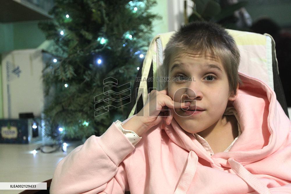 Believers congratulate girl with cerebral palsy on her birthday in Dnipro