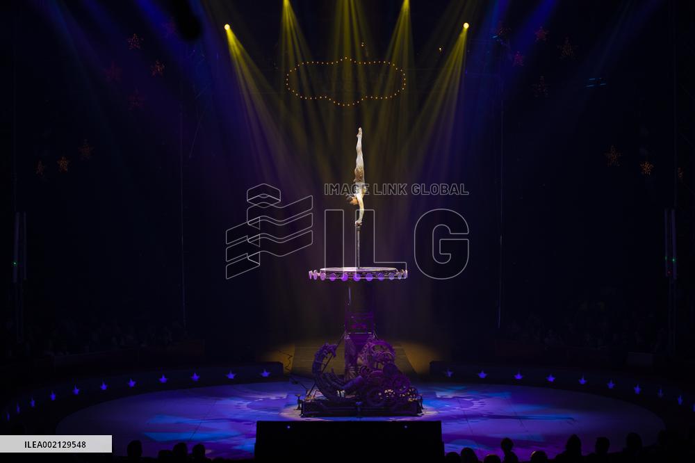 GERMANY-STUTTGART-CHINA-ACROBATICS