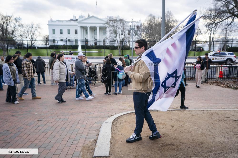 Israeli flags displayed in front of the WHite House