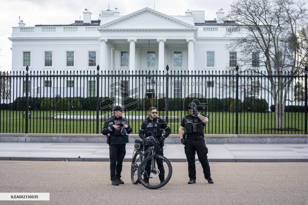 Israeli flags displayed in front of the WHite House
