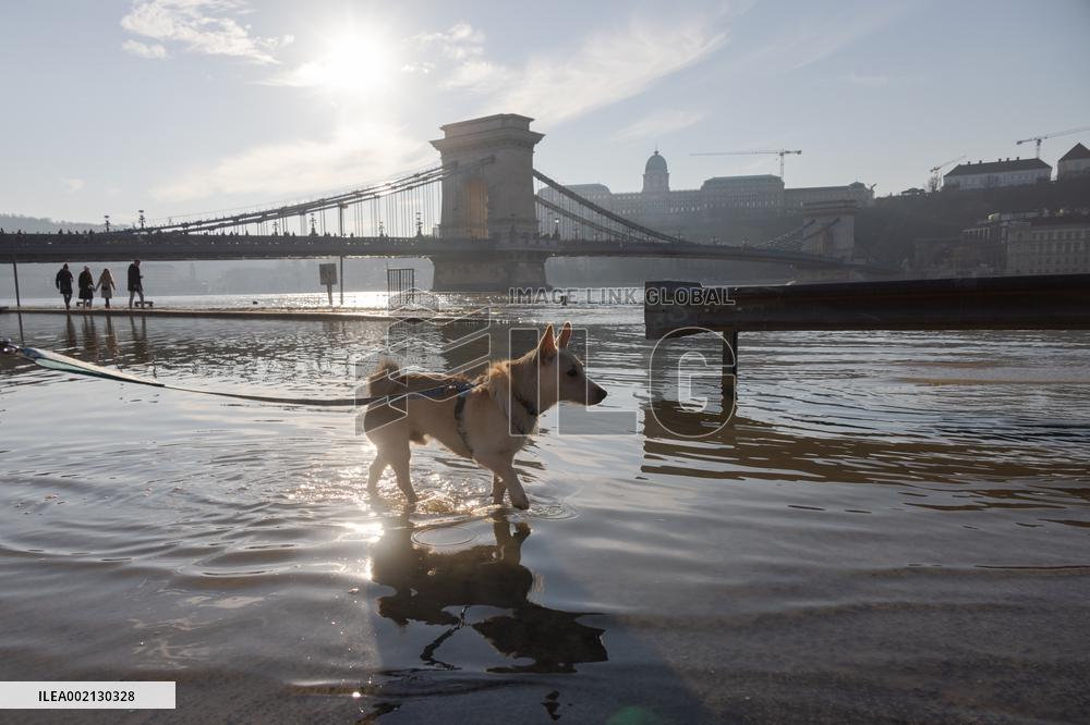 HUNGARY-BUDAPEST-DANUBE-FLOODING