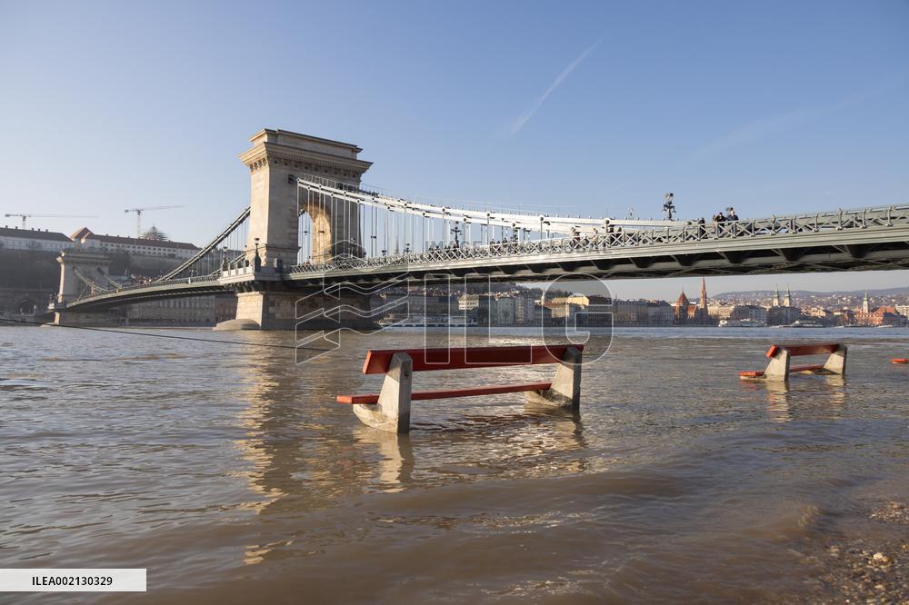 HUNGARY-BUDAPEST-DANUBE-FLOODING