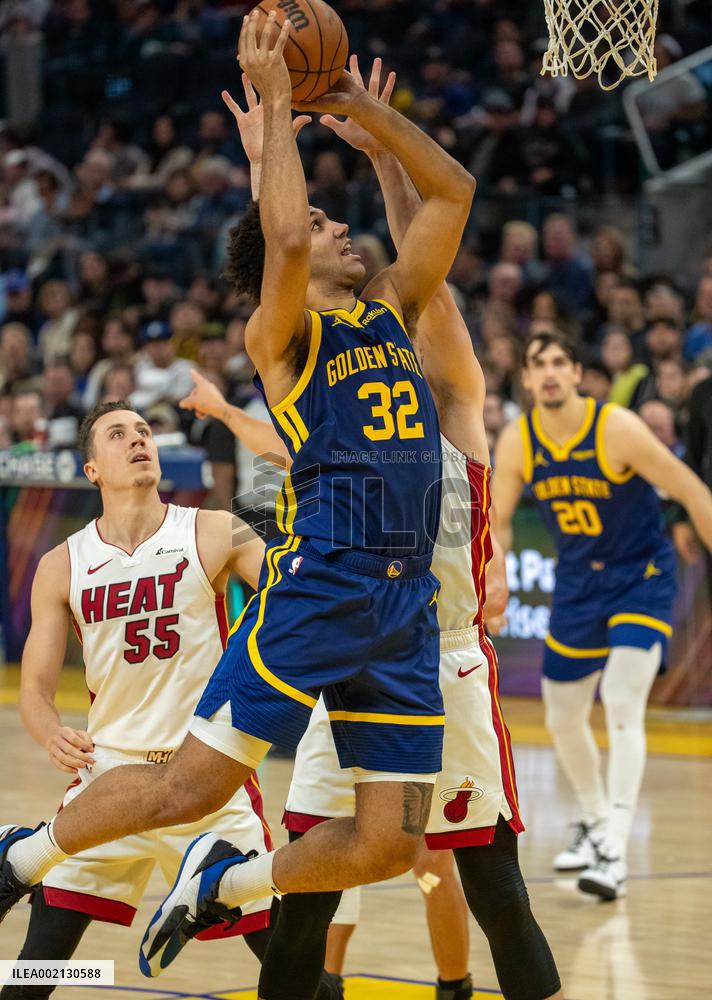 (SP)U.S.-SAN FRANCISCO-BASKETBALL-NBA-HEAT VS WARRIORS