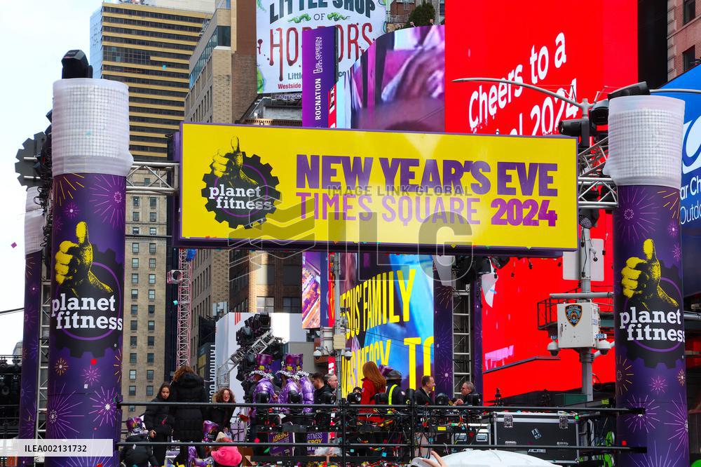 New Year's Eve Confetti Test - NYC