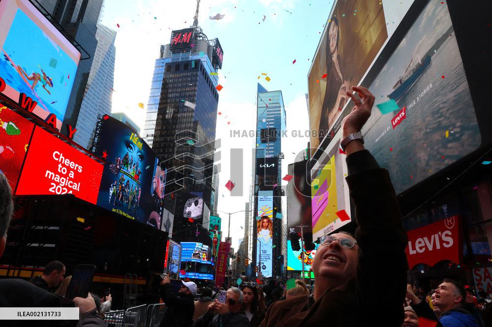 New Year's Eve Confetti Test - NYC