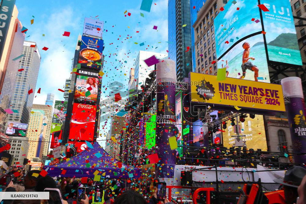 New Year's Eve Confetti Test - NYC