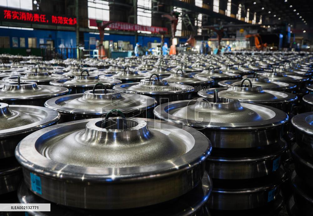 (AmazingAnhui)CHINA-ANHUI-MA'ANSHAN-MASTEEL-WHEEL-HIGH-SPEED TRAIN-PRODUCTION (CN)