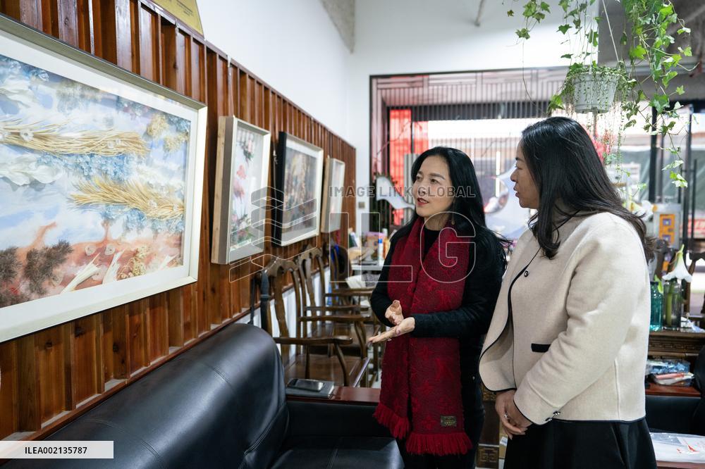 CHINA-YUNNAN-KUNMING-FLOWER MARKET-FLORIST (CN)