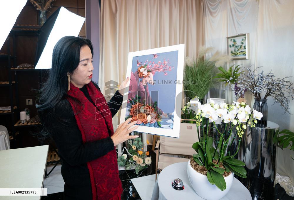 CHINA-YUNNAN-KUNMING-FLOWER MARKET-FLORIST (CN)