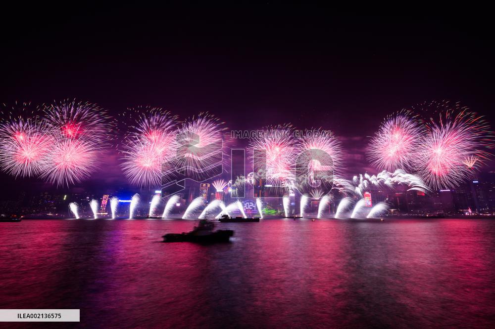 CHINA-HONG KONG-NEW YEAR-FIREWORKS (CN)