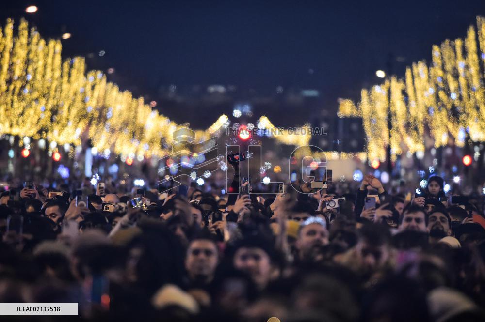 New Year's celebrations in Paris 2024