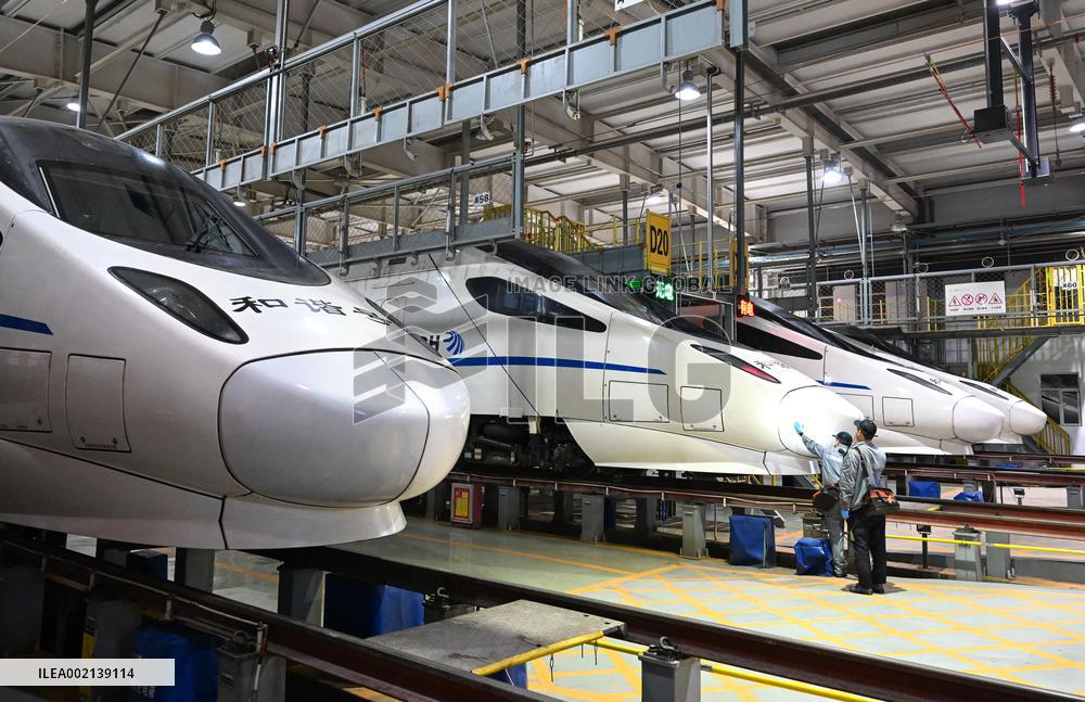 CHINA-INNER MONGOLIA-HOHHOT-BULLET TRAIN-MAINTENANCE (CN)