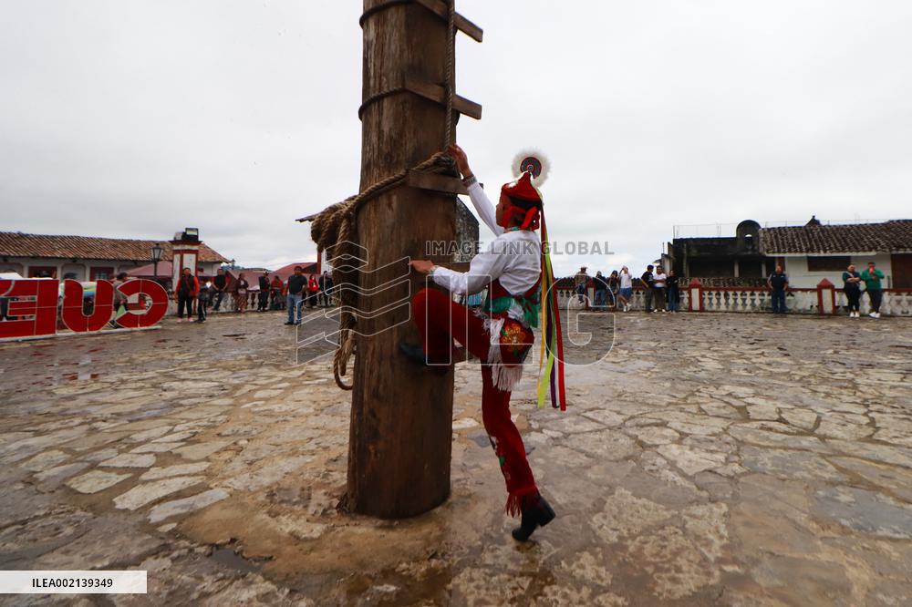 Dance Of The Voladores Of Cuetzalan - Mexico