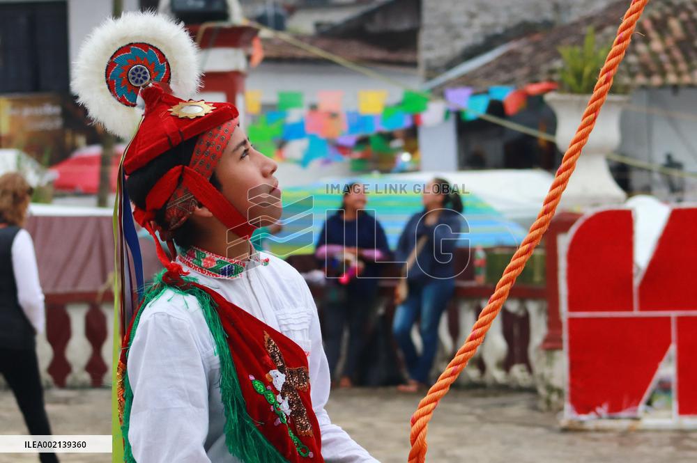 Dance Of The Voladores Of Cuetzalan - Mexico